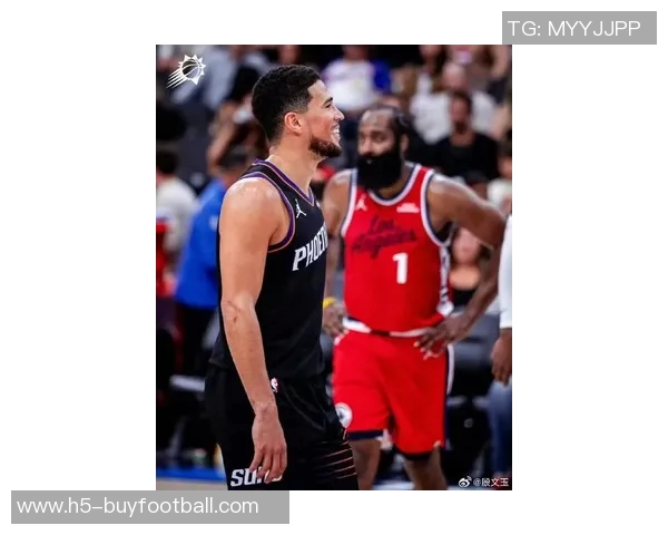 布克谈新赛季期待与责任感受领袖角色的重要性与挑战