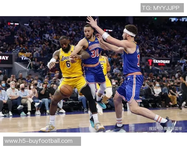 湖日L2M分析詹姆斯防守无犯规布克打手判罚无争议